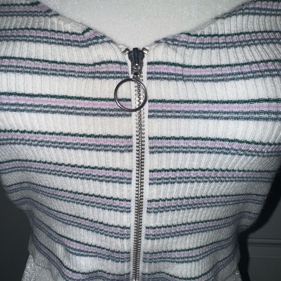 Striped Zip-Front Crop Top - Picture 2 of 5